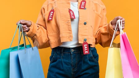 Llega un mega outlet a la Ciudad: ropa, zapatillas y marcas internacionales hasta con un 50% de descuento