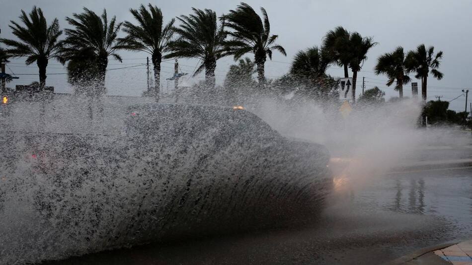 Fuertes lluvias en Florida. Foto: EFE.
