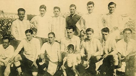 A 100 años de una final histórica: la Navidad que Argentina y Brasil definieron una Copa América en medio de una batalla campal