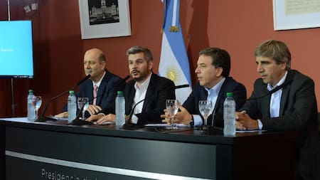 Anuncio de equipo económico de Cambiemos (NA)