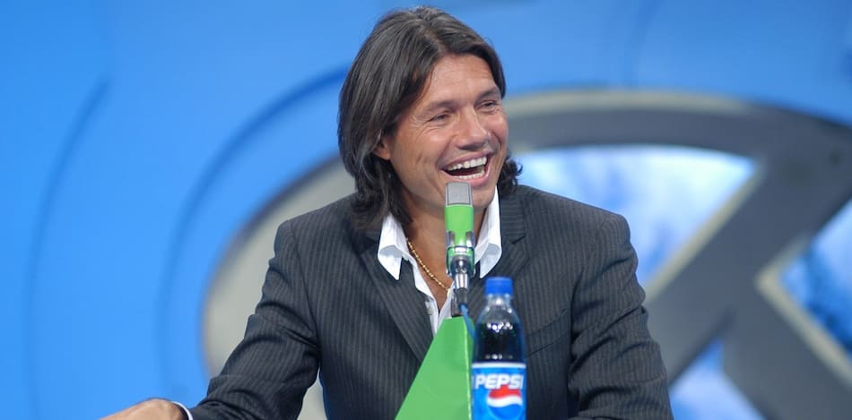 Marcelo Tinelli conduciendo Videomatch