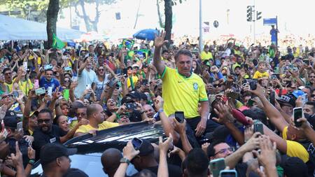 Bolsonaro, ante una multitud en Río de Janeiro. Foto: Reuters