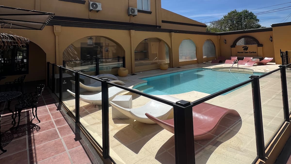 Hotel San Carlos, San Antonio de Areco.