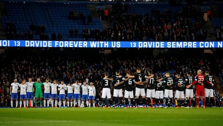 Argentina vs Italia - Reuters - Minuto de Silencio por Astori y Houseman