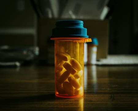 Ibuprofeno, medicamento, pastilla. Foto Unsplash
