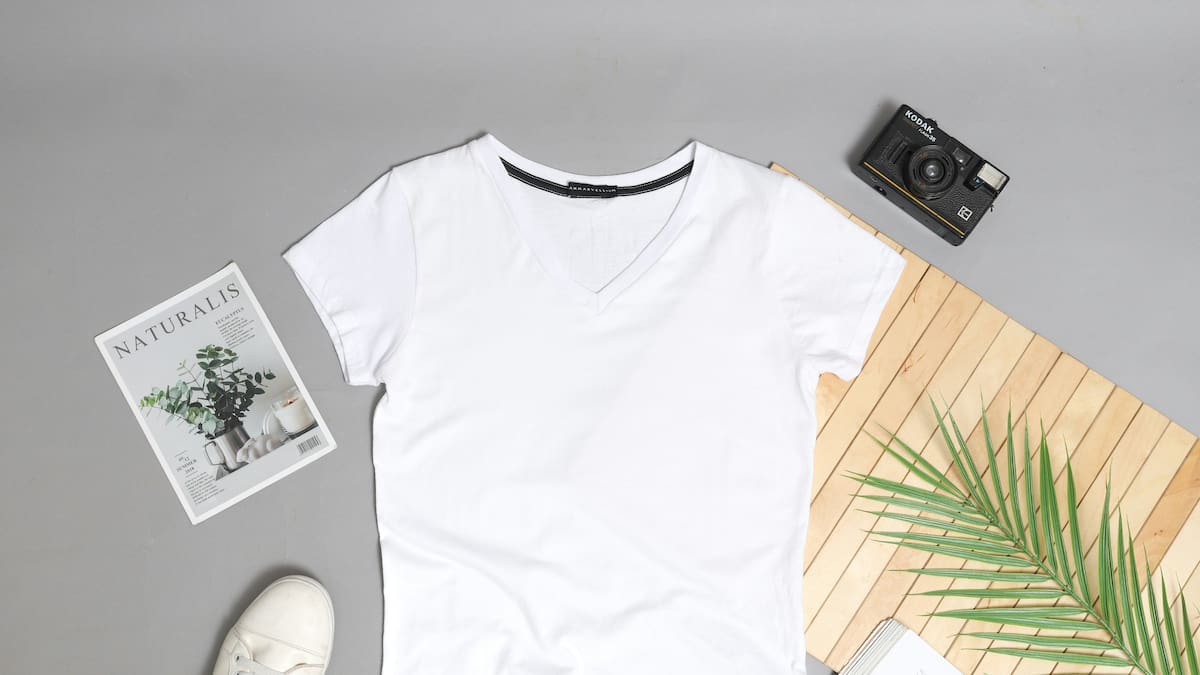 Remera blanca.