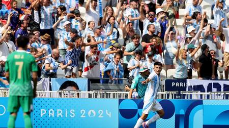 Thiago Almada, autor del primer gol de la Selección Argentina Sub 23 ante Irak. Foto: Reuters.
