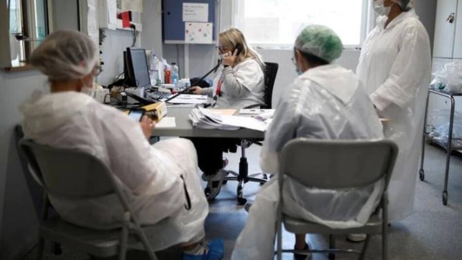 Trabajo de científicos contra el coronavirus en Francia, REUTERS