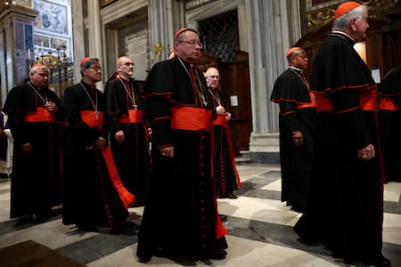 Cardenales que votarán en el próximo cónclave y que elegirán al nuevo Papa. Foto: Reuters/Guglielmo Mangiapane.