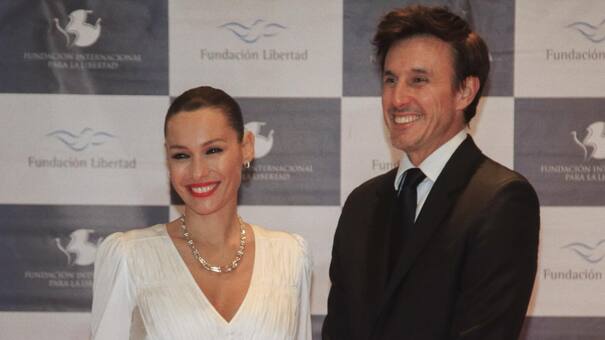 Mientras Pampita peregrinaba a Luján, García Moritán fue visto "silbando feliz" en un barrio porteño