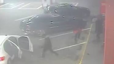 Video: con un ariete y en pocos segundos, encapuchados robaron $20 millones a una estación de servicio de Mar del Plata