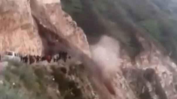 Mujer muere aplastada por alud mientras grababa con su celular