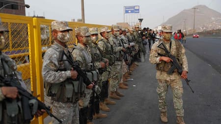 Crisis en Perú: nuevos incidentes en Lima durante las protestas contra el toque de queda, EFE