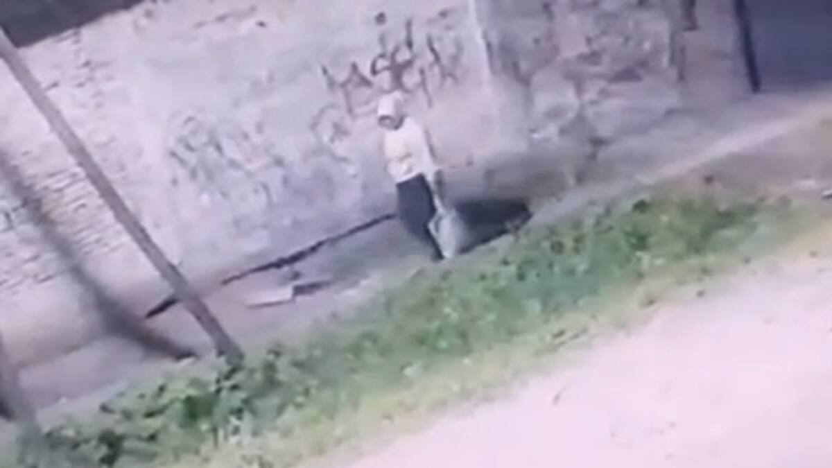 Abandonaron un bebé en una bolsa de basura y todo quedó registrado por cámaras de seguridad: cómo está de salud