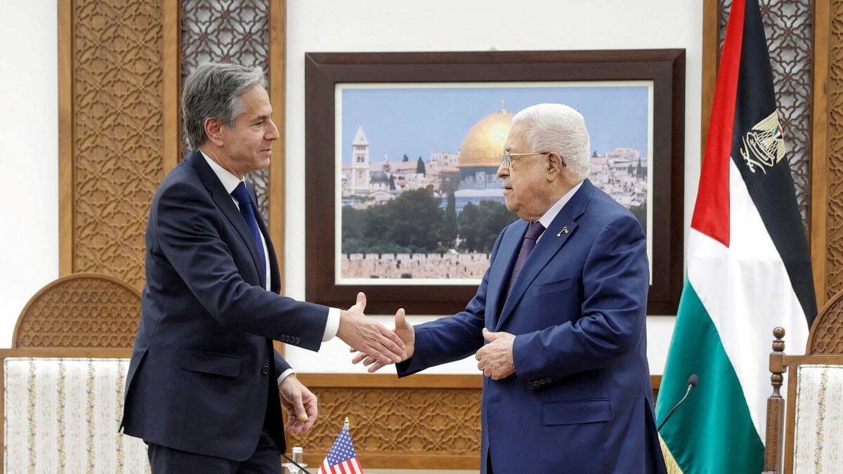 Abás junto a Blinken. Foto: Reuters.
