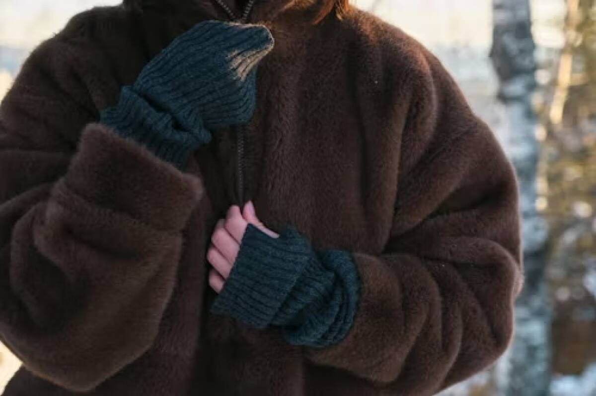 Abrigo, ropa de invierno. Fuente: Unsplash