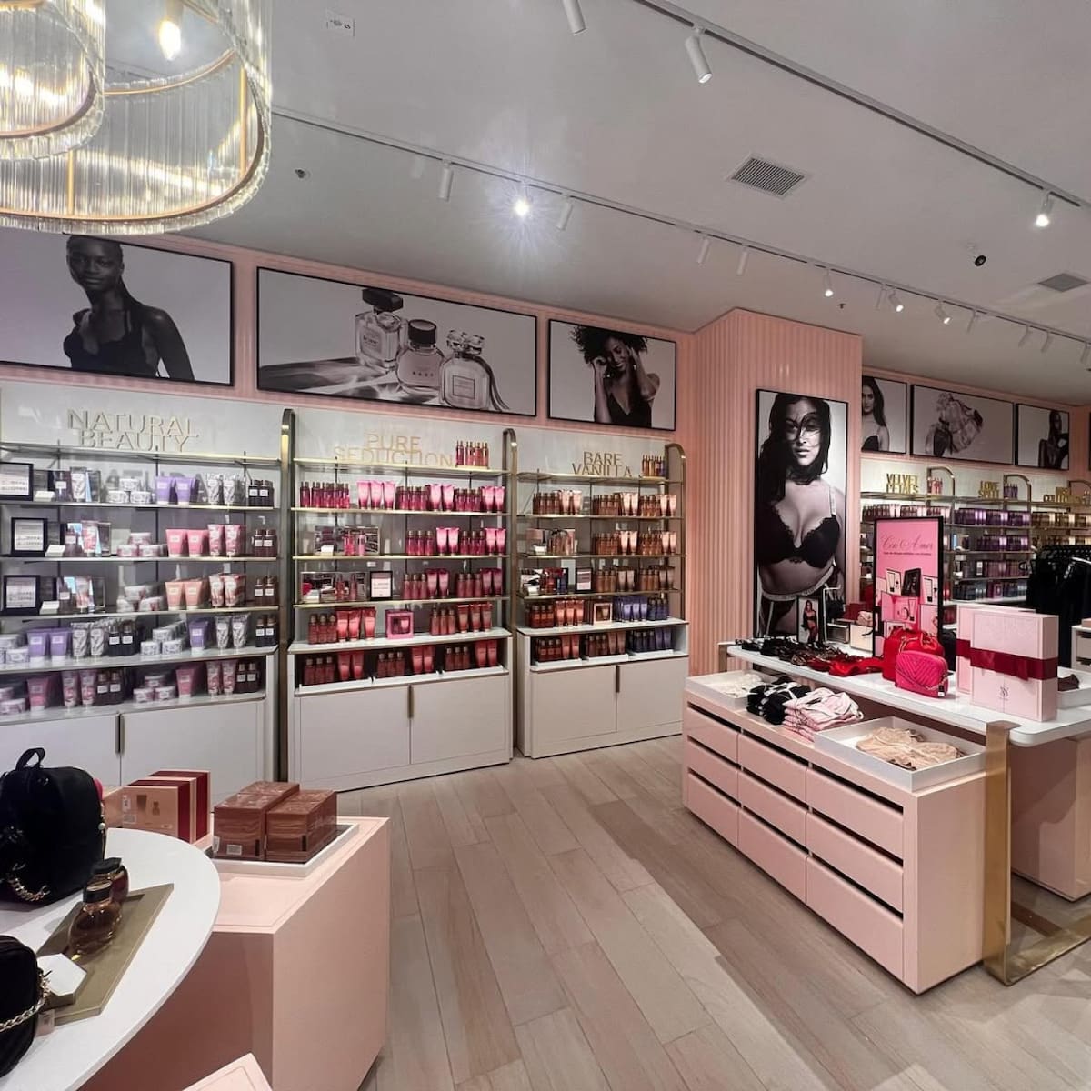 Abrió el primer local de Victoria