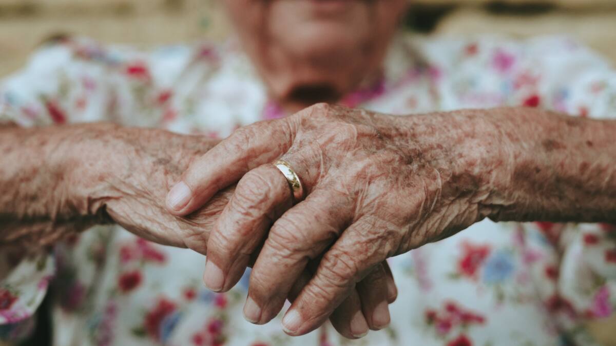 Abuela fue demandada por su propia nieta. Foto: Unsplash.
