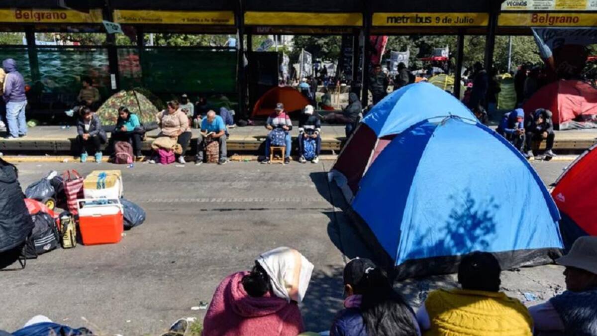 Acampe piquetero en 9 de Julio, foto Twitter