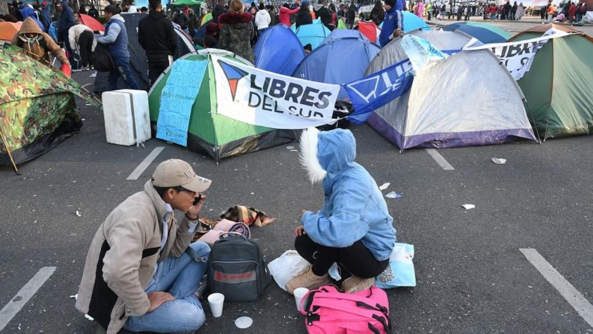 Acampe piquetero frente Desarrollo Social. Foto: Telam.