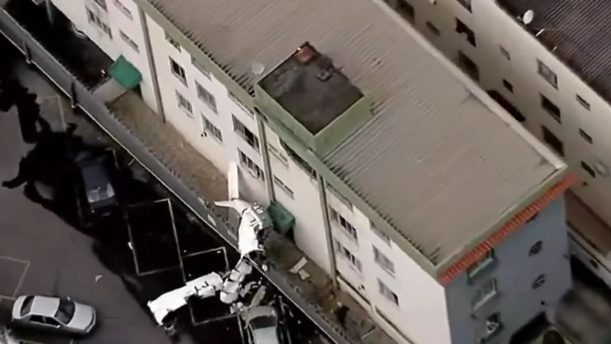 Video impactante: el momento donde un helicóptero se estrella contra un edificio en Brasil