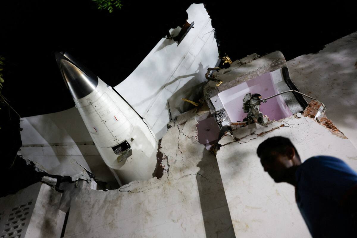 Accidente aéreo en India. Foto: Reuters/Adnan Abidi