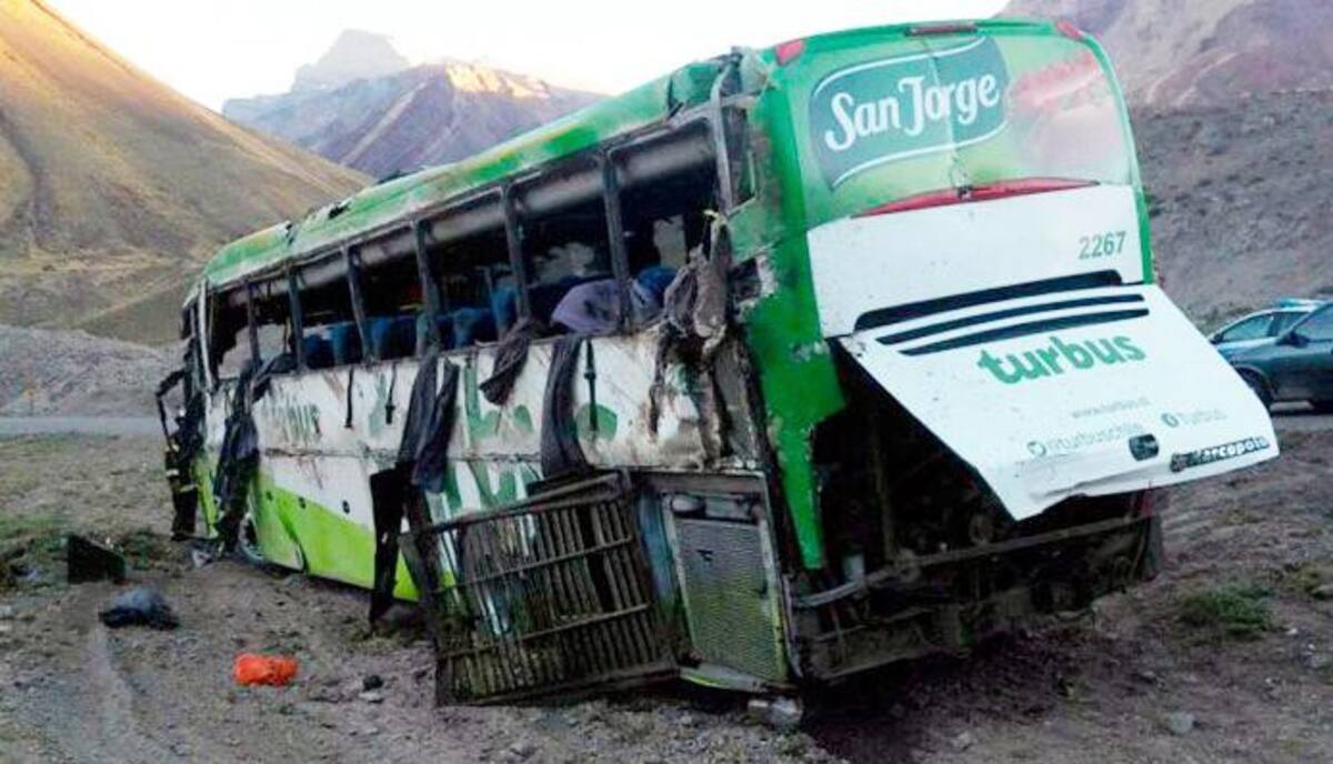 Accidente de micro de Turbus en Mendoza