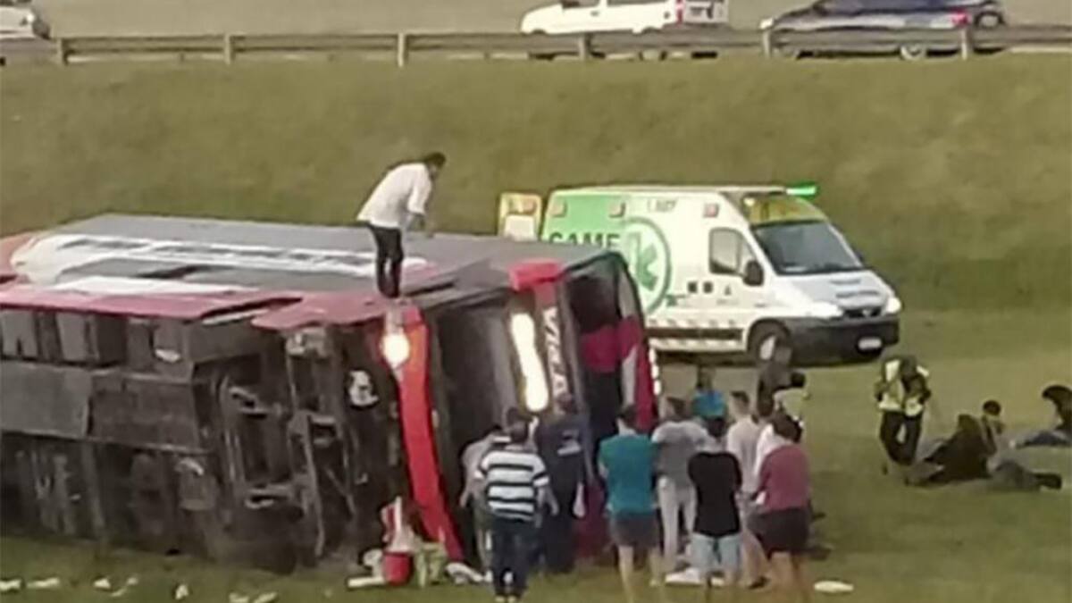 Accidente de micro en Ruta 2, NA