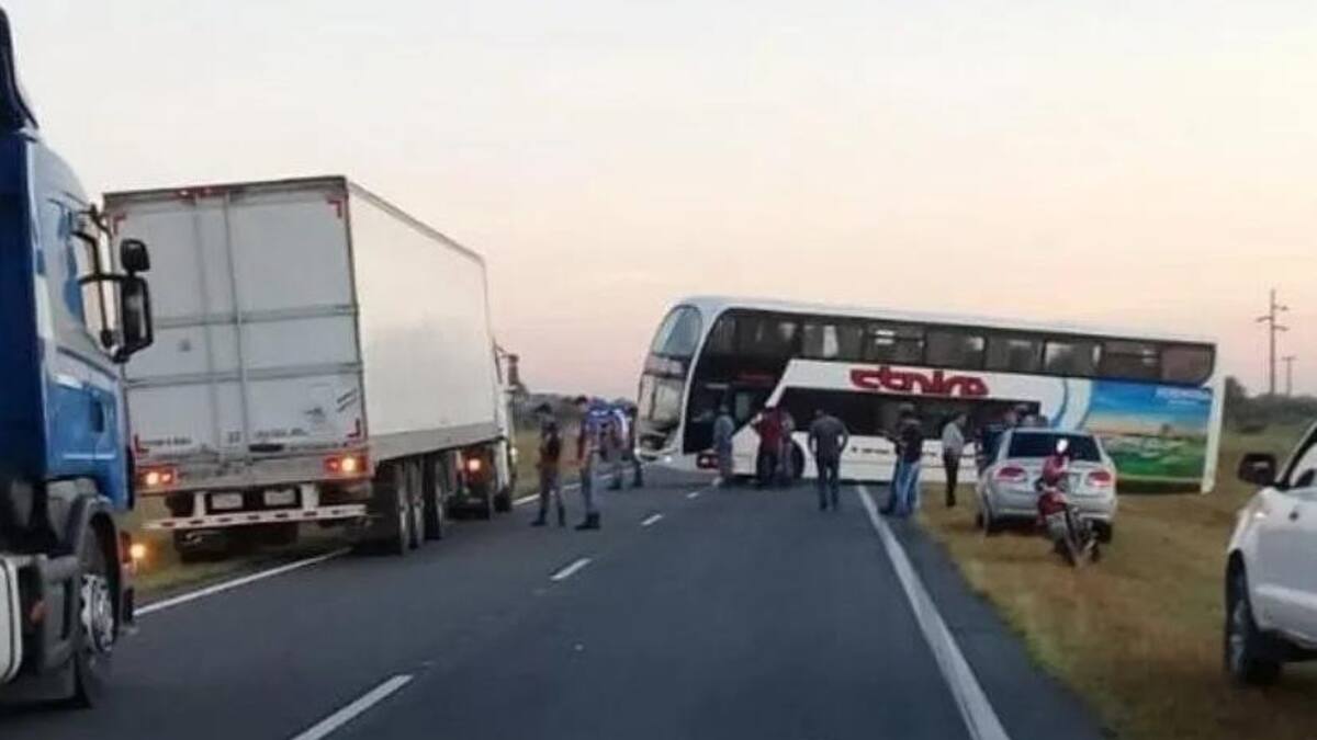Accidente de tránsito de un micro con chofer alcoholizado en Formosa