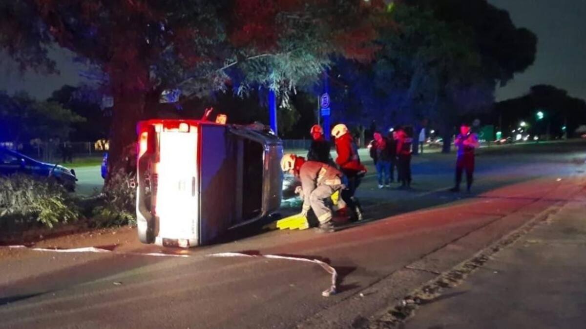 Accidente de tránsito en la Costanera Norte. Foto: @EmergenciasBA.