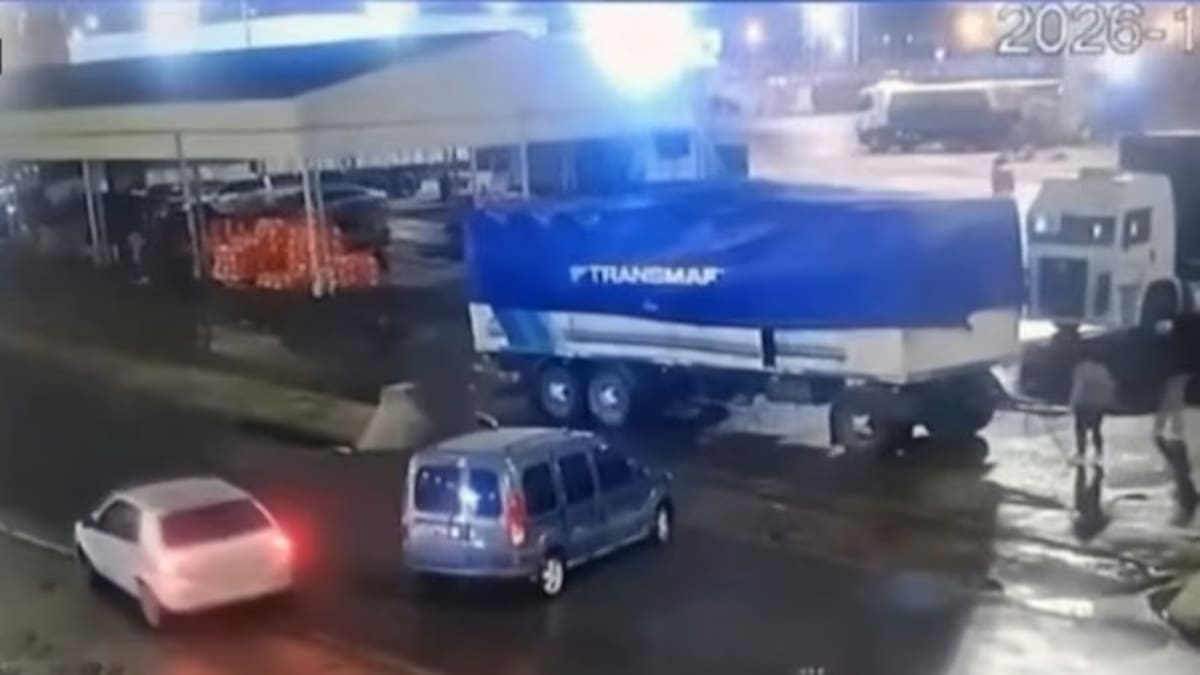 Accidente fatal de un camión con acoplado en el Mercado Central.