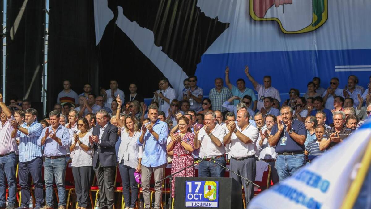 Acto peronismo en Tucumán por el Día de la Lealtad (NA)