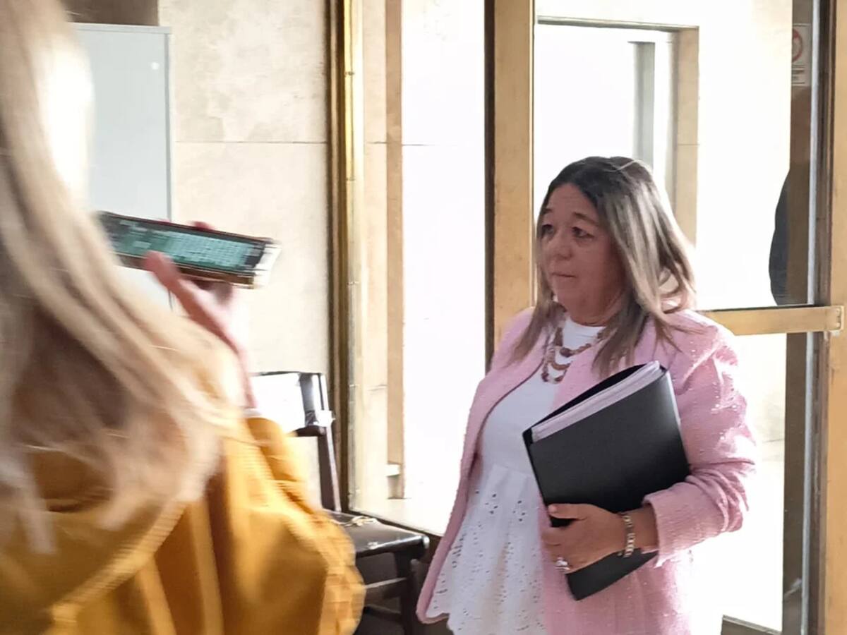 Adriana Nechevenko, la escribana que validó las escrituras de la casa de Adorni.