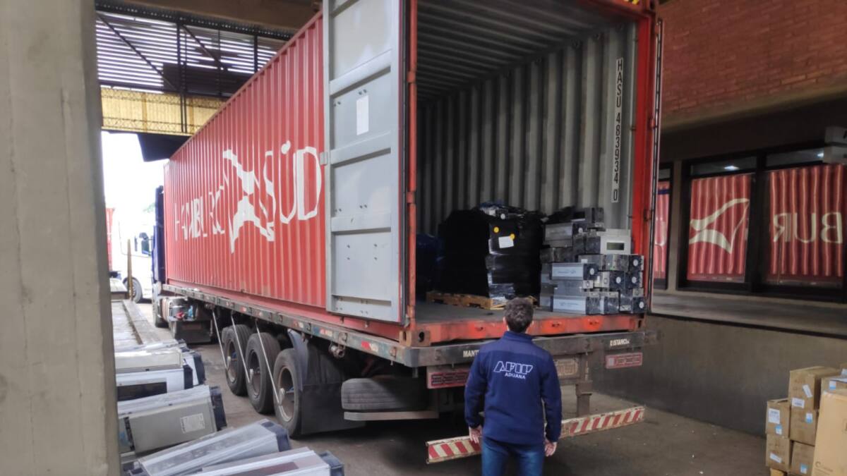 Aduana desarticuló un contrabando de placas de minado de criptomonedas y aplicaría una multa de más de $20 millones. Foto: Aduana.