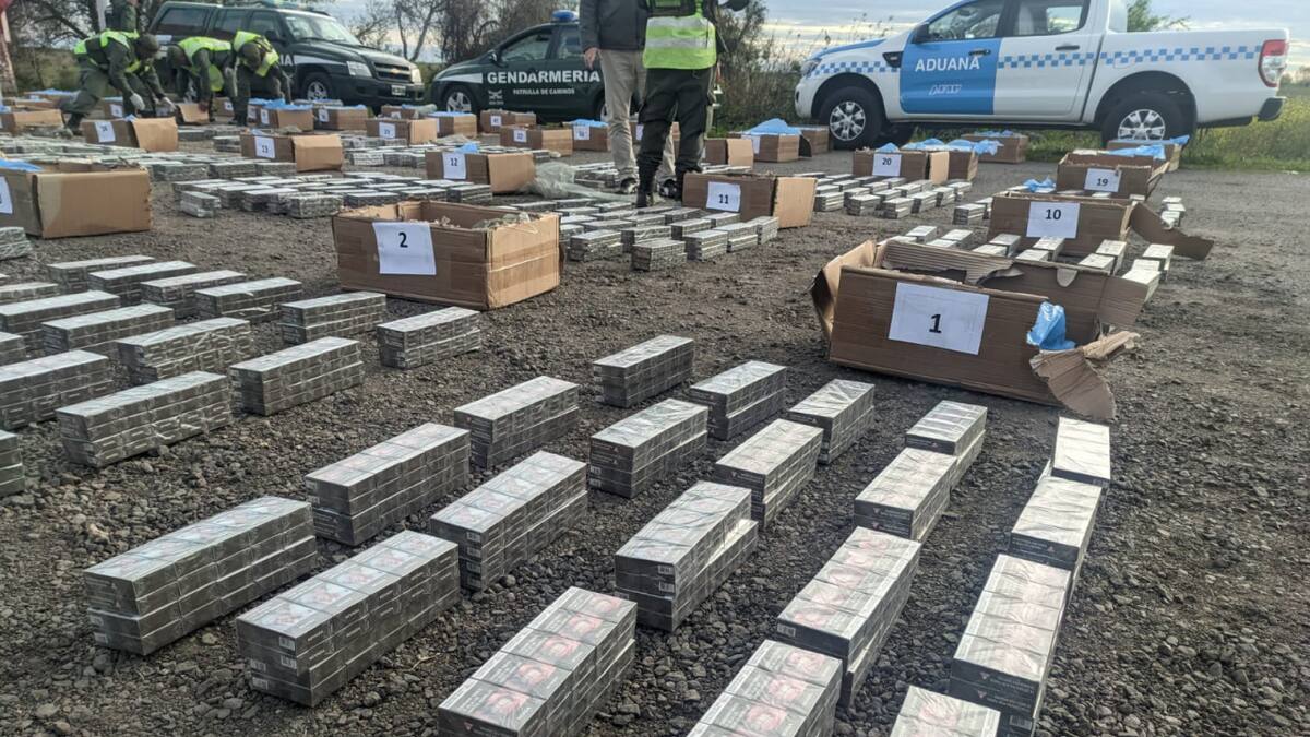 Aduana encuentra 22 mil paquetes de cigarrillos. Foto: prensa.