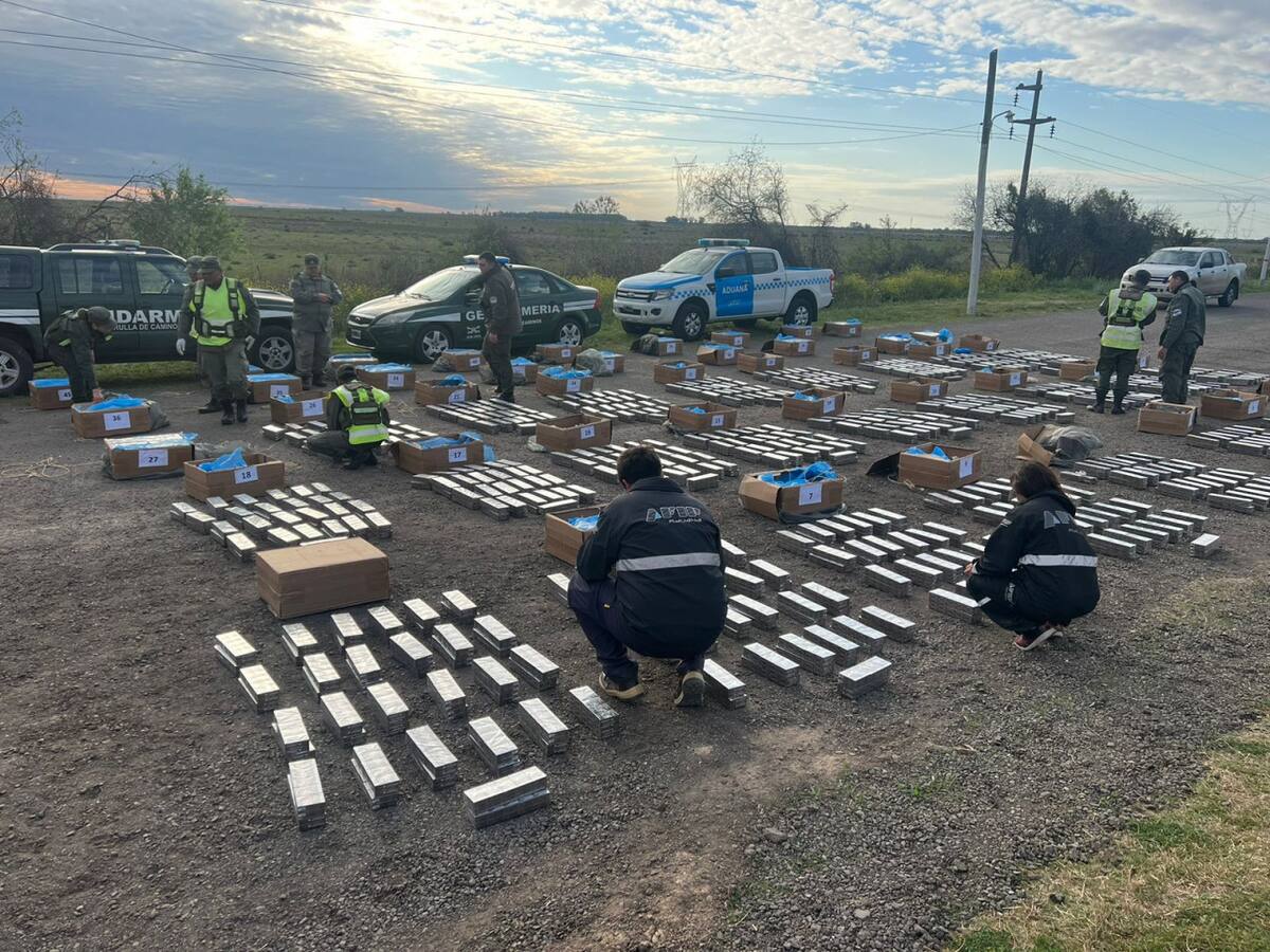 Aduana encuentra 22 mil paquetes de cigarrillos. Foto: prensa.