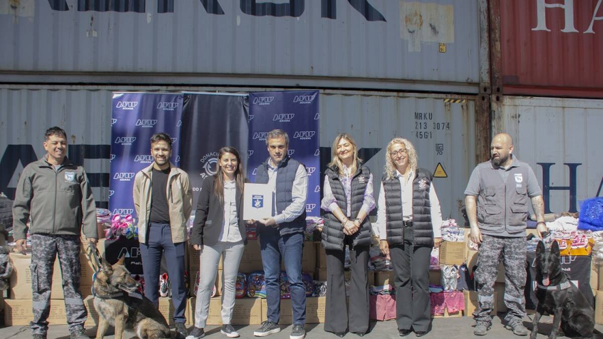 Aduana entregó donaciones valuadas en más de $25 millones al Ministerio de las Mujeres, Géneros y Diversidad.