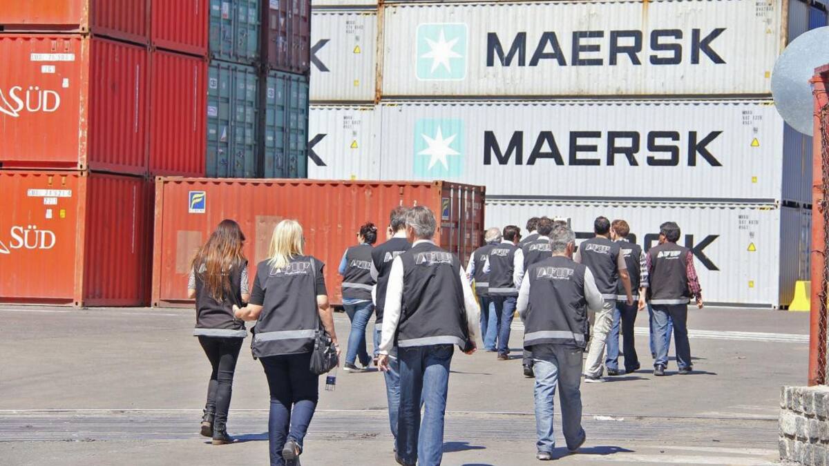 Cambios en la Aduana: se renuevan las cúpulas y Santiago Caputo gana influencia