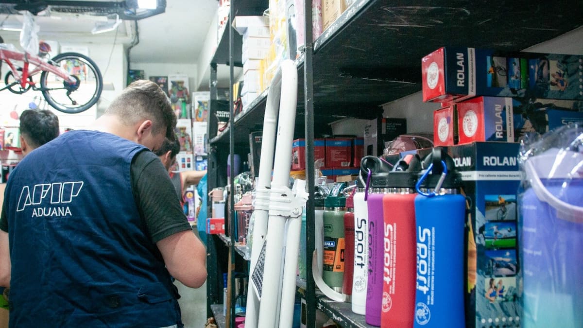 Prohibidos para el 2025: los productos que ya no se podrán ingresar a la Argentina