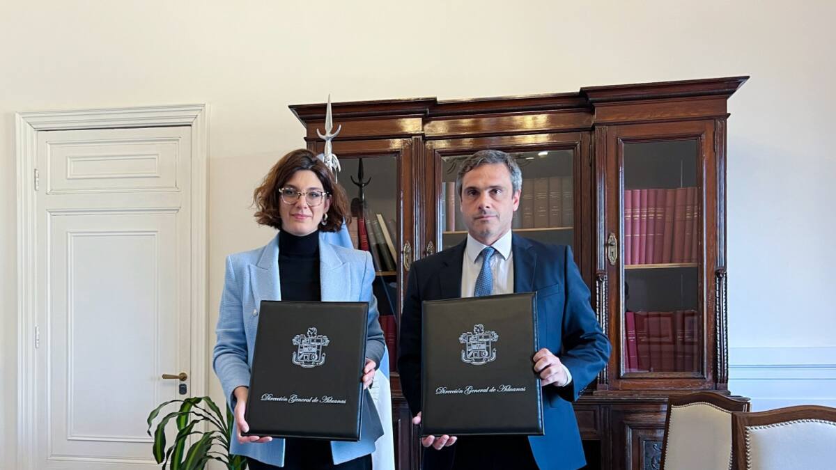 Aduana y ANMAC, convenio por control de armas y explosivos. Foto: Aduana.