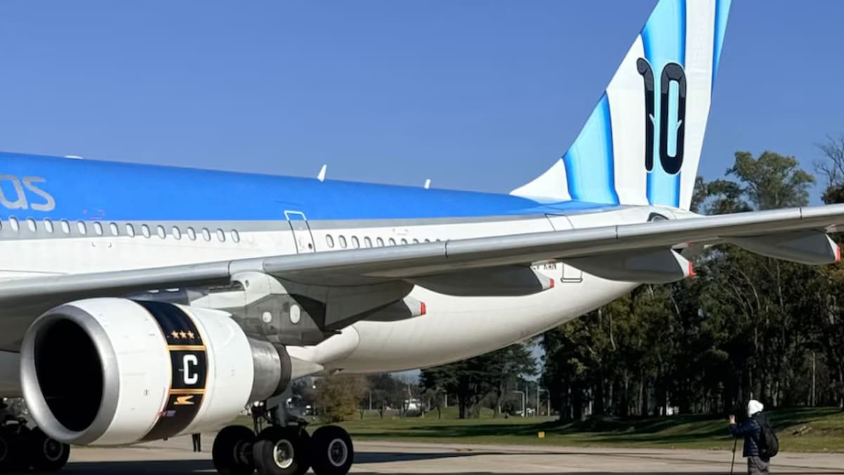 Aerolíneas Argentinas presentó un avión temático de la Selección y Messi para el Mundial 2026: así es el innovador diseño