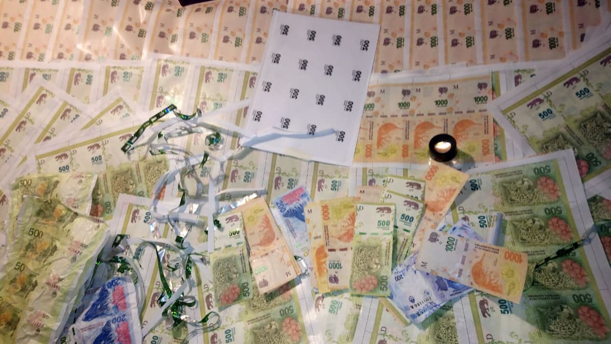 Aguinaldo; billetes. Foto: NA.