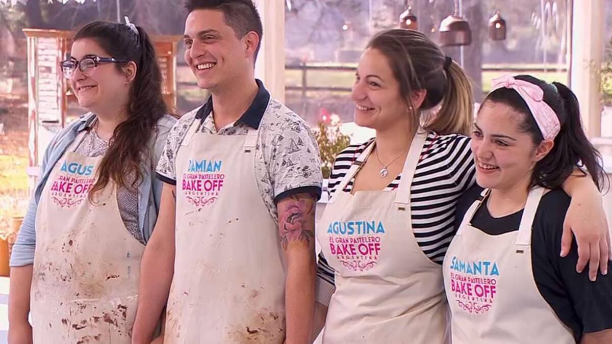 Agustina Fontenla junto a los finalistas de Bake Off Argentina, Pastelera