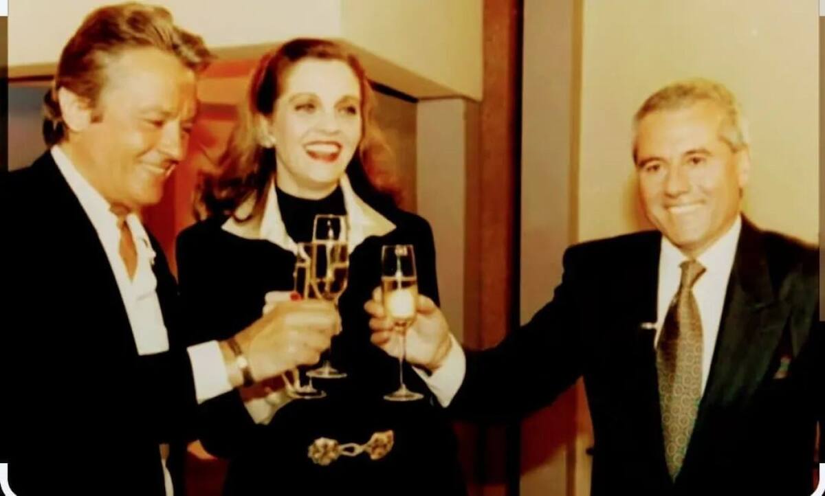 Alain Delon, Teté Coustarot y Fernando Bravo. Foto: Instagram @tetecoustarotoficial.