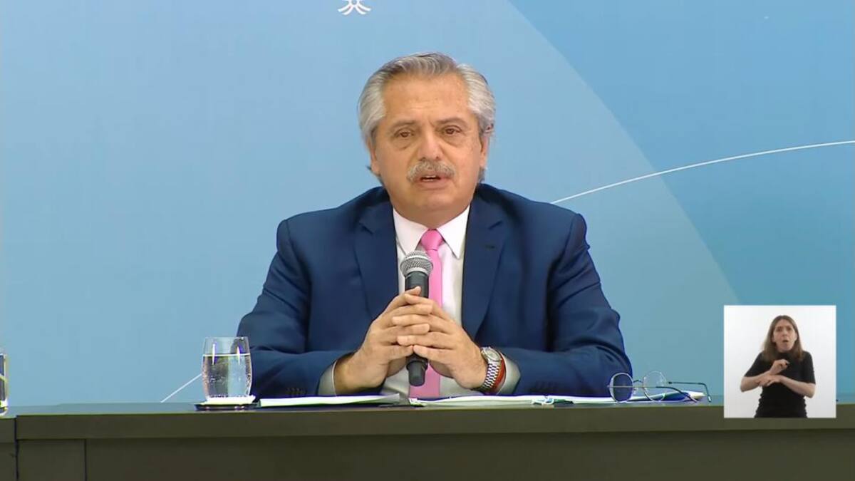 Alberto Fernández desde el museo del Bicentenario, durante el anuncio de inauguración de 30 obras públicas en 12 provincias distintas, YouTube