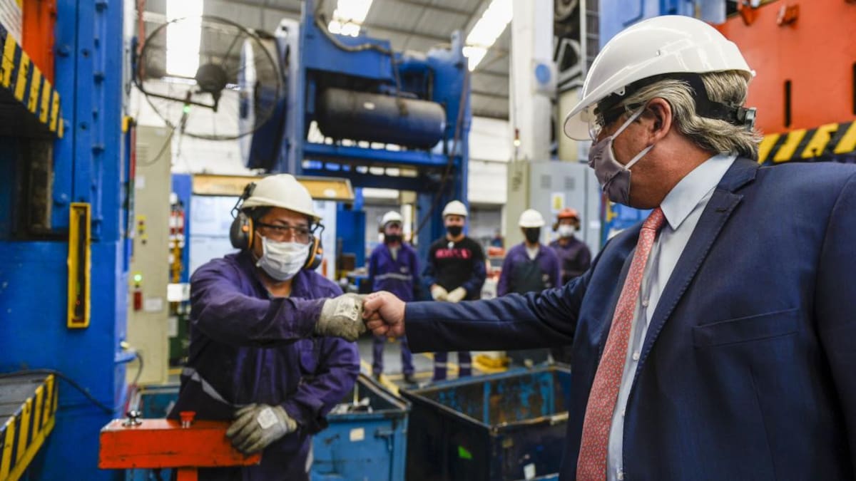Alberto Fernández en autopartista de Baradero, AGENCIA NA