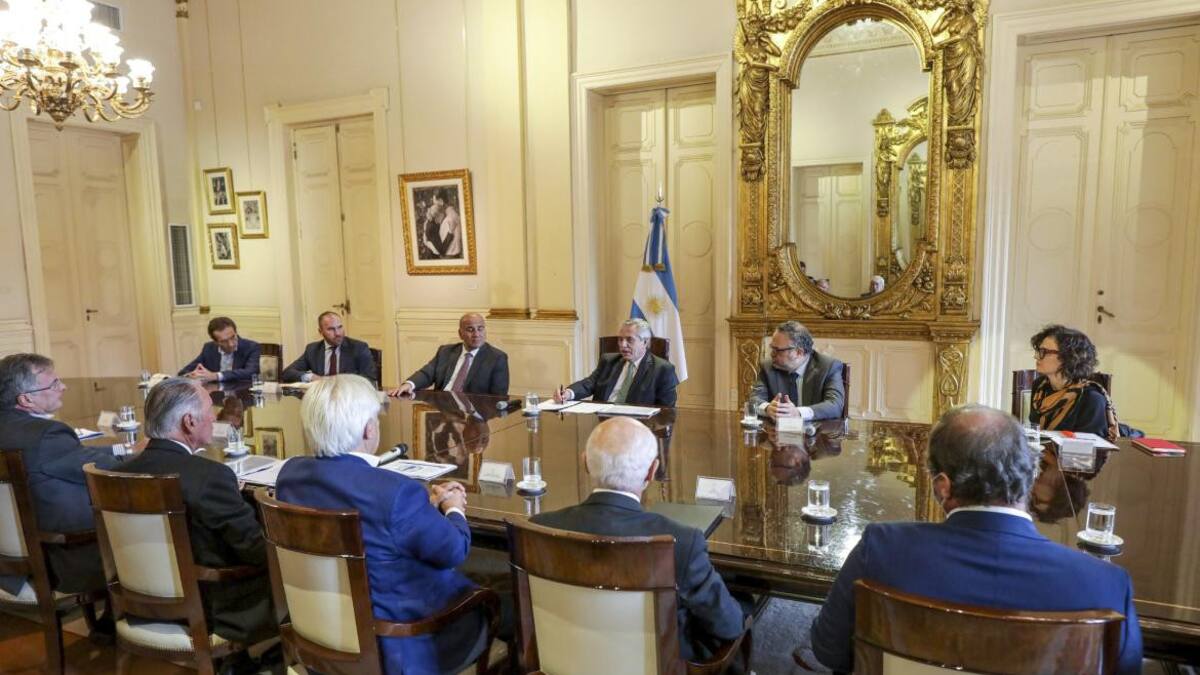 Alberto Fernández encabezó un encuentro con empresarios - UIA - NA