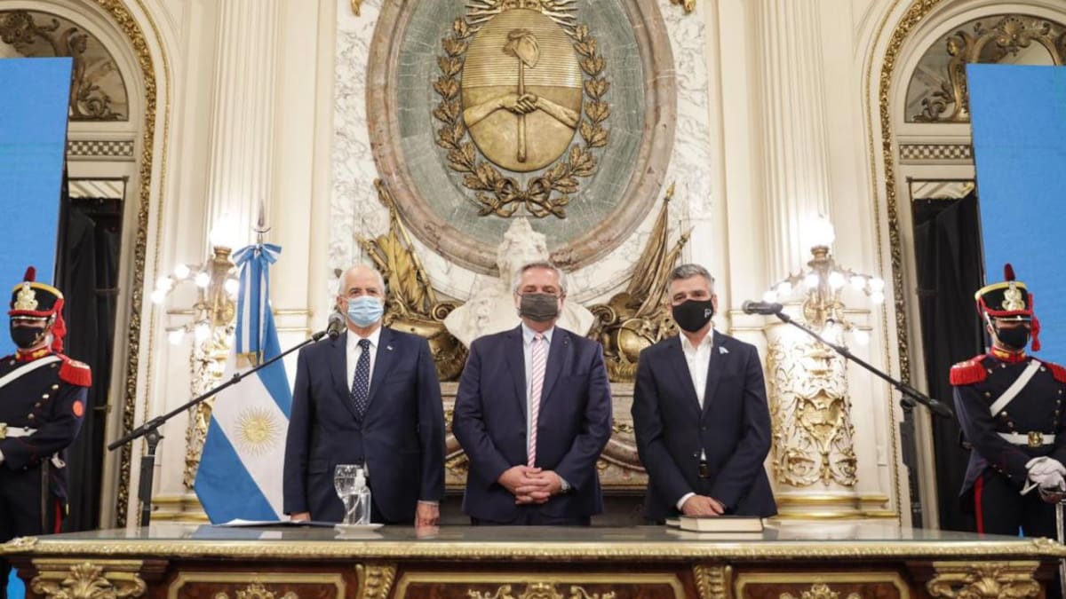 Alberto Fernández junto a Jorge Taiana y Juan Zabaleta, PRESIDENCIA