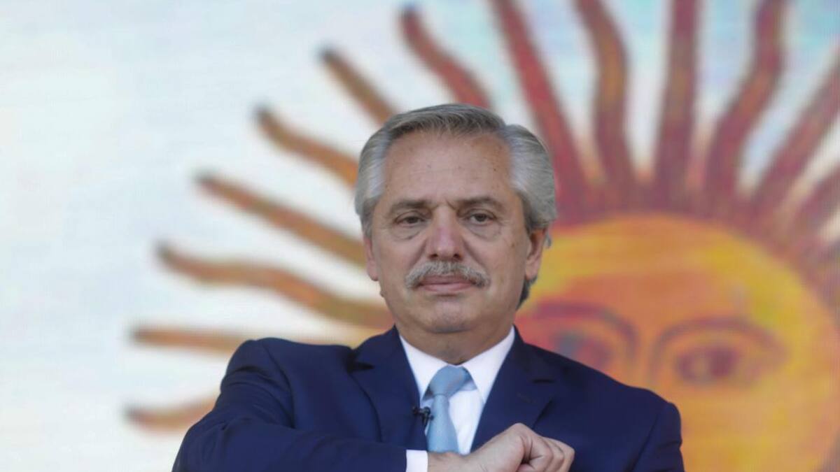 Alberto Fernandez, NA.