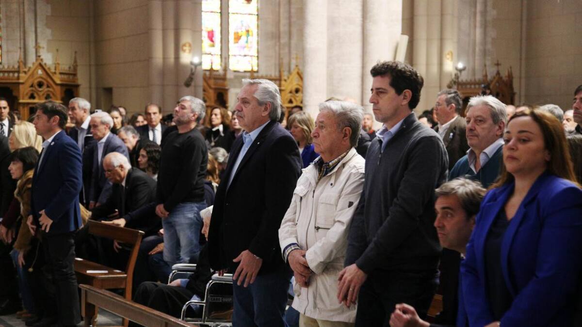 Alberto Fernández y Gabinete en la Misa por la Paz en Luján. Foto: NA